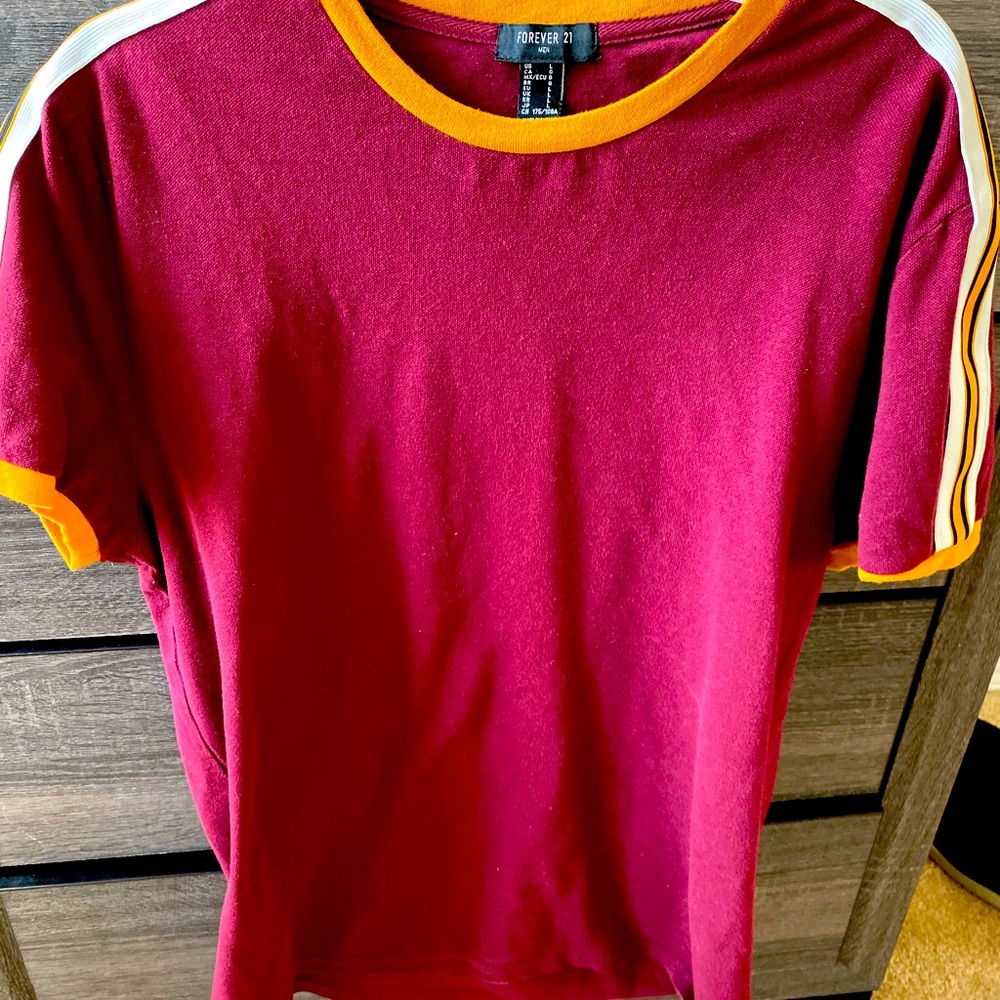 Forever 21 T-Shirt Size L
